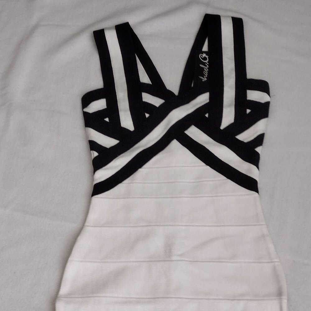 Rachael G Stretch Strappy Dress, White with Black, Size S. - Picture 3 of 13